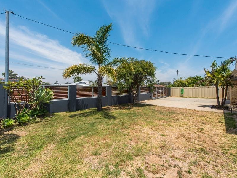 13 Deering Drive, North Yunderup WA 6208