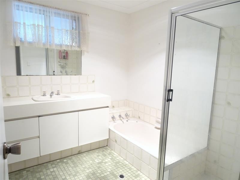 6 Hawksley Drive, Waroona WA 6215