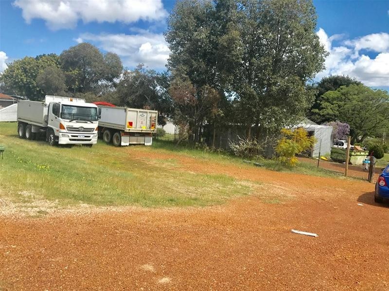 42 South West Highway, Waroona WA 6215