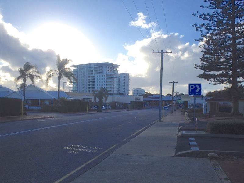 3/6 Leslie Street, Dudley Park WA 6210