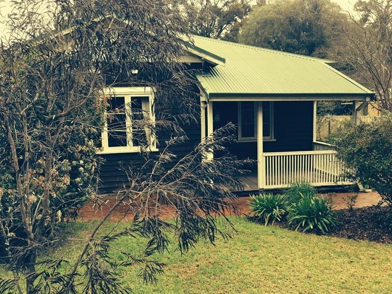 19 Grevillia Road, Dwellingup WA 6213