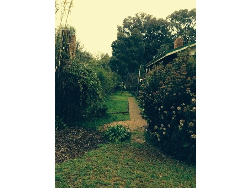 19 Grevillia Road, Dwellingup WA 6213