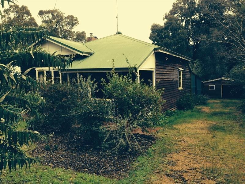 19 Grevillia Road, Dwellingup WA 6213