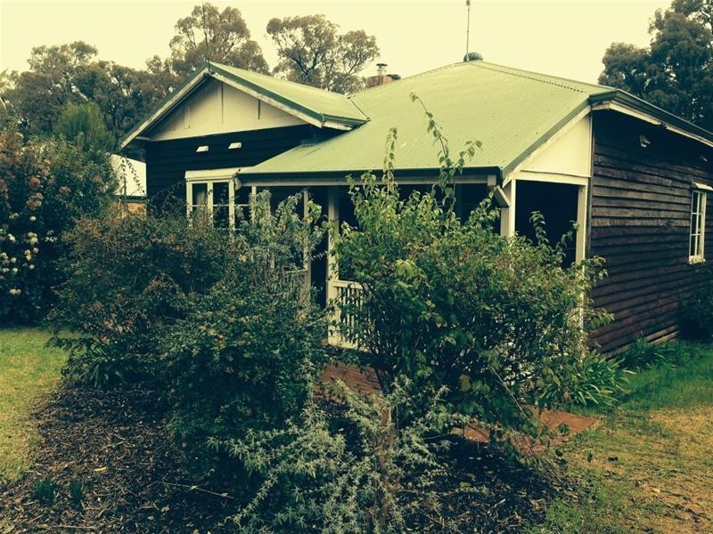 19 Grevillia Road, Dwellingup WA 6213