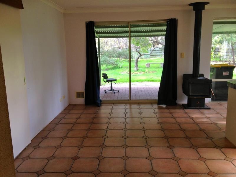 15 Banksiadale Road, Dwellingup WA 6213