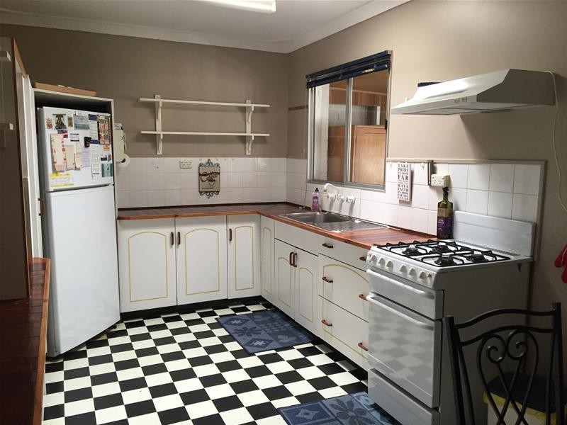 4 Grevillea Place, Pinjarra WA 6208