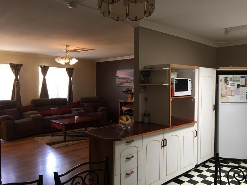 4 Grevillea Place, Pinjarra WA 6208