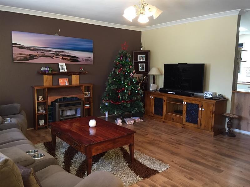 4 Grevillea Place, Pinjarra WA 6208