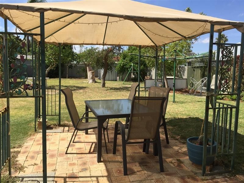 4 Grevillea Place, Pinjarra WA 6208