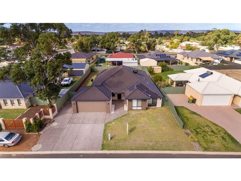 14 Chestnut Street, Pinjarra WA 6208