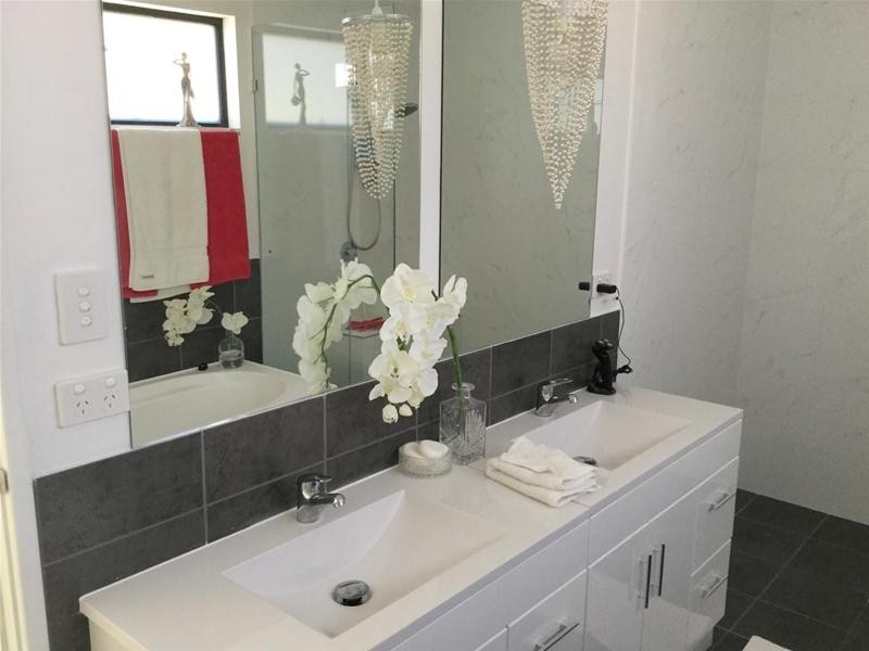 12 Batavia Quays, South Yunderup WA 6208