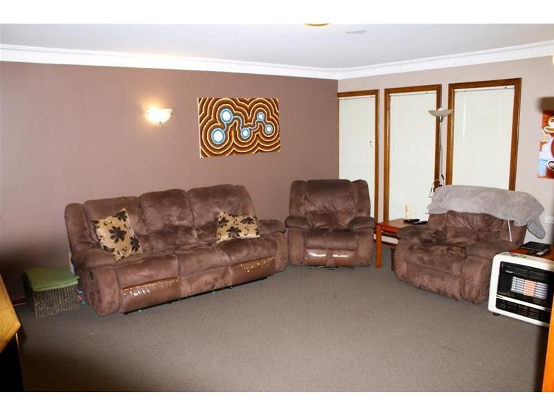 9 Dixon Avenue, Pinjarra WA 6208