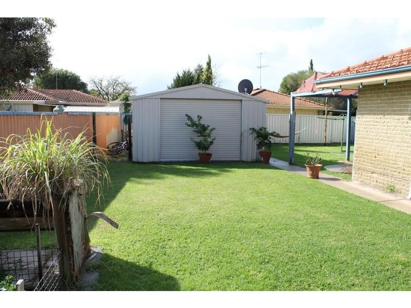 9 Dixon Avenue, Pinjarra WA 6208