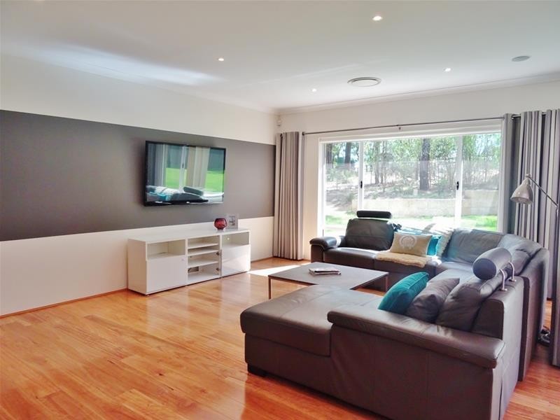 14 Lyons Road, Waroona WA 6215