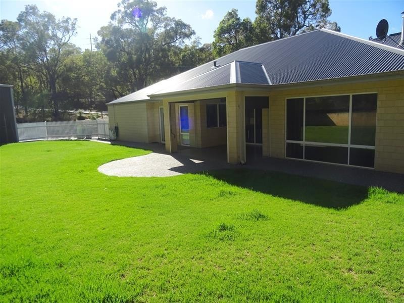 14 Lyons Road, Waroona WA 6215