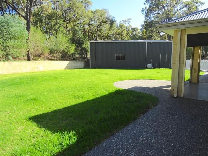 14 Lyons Road, Waroona WA 6215