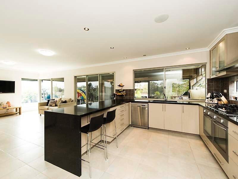 22 Sun Land Avenue, South Yunderup WA 6208