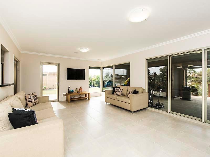 22 Sun Land Avenue, South Yunderup WA 6208