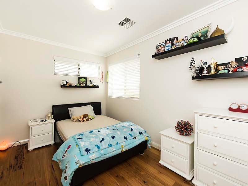 22 Sun Land Avenue, South Yunderup WA 6208