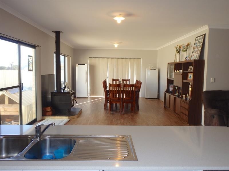 1 Chestnut Street, Pinjarra WA 6208