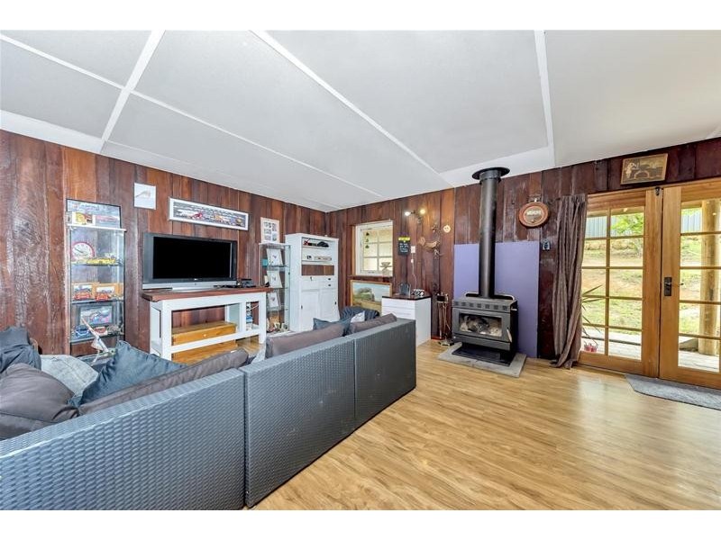 218 Holyoake Road, Dwellingup WA 6213