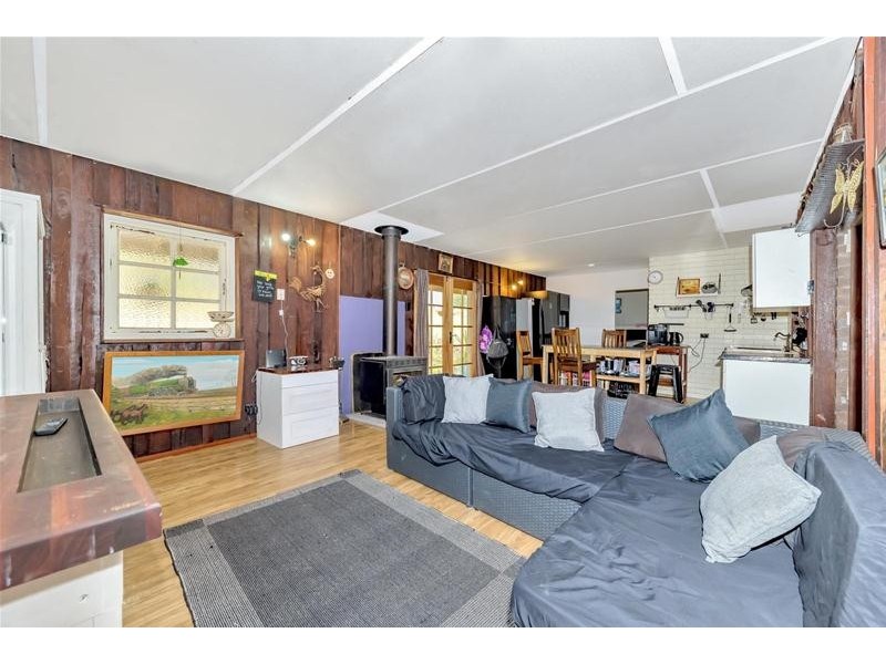 218 Holyoake Road, Dwellingup WA 6213