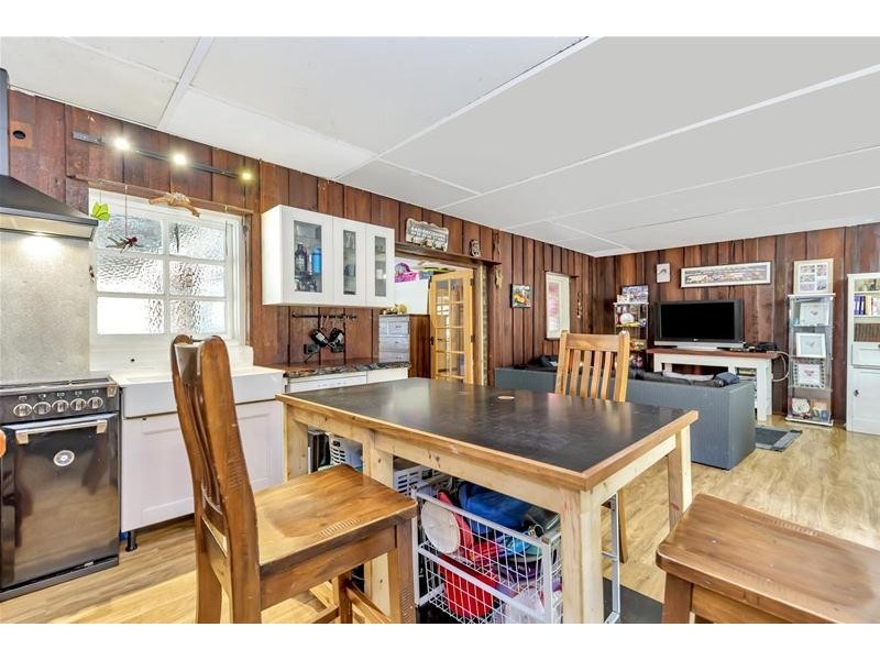 218 Holyoake Road, Dwellingup WA 6213