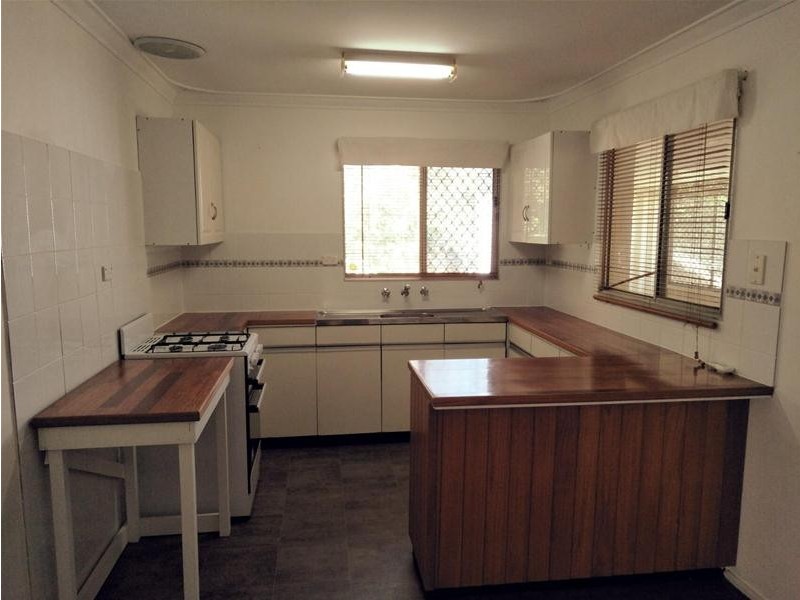 2 Hakea Place, Pinjarra WA 6208