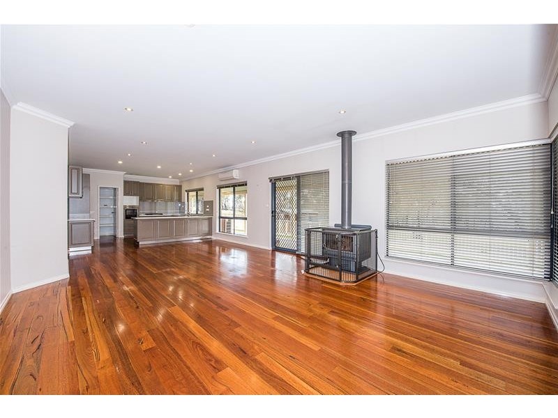 137 Fairway Place, Boddington WA 6390