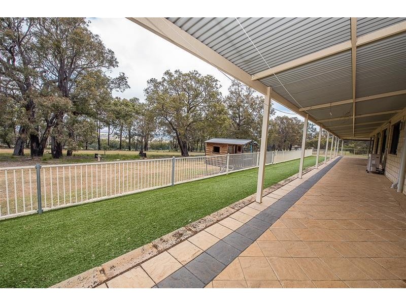 137 Fairway Place, Boddington WA 6390