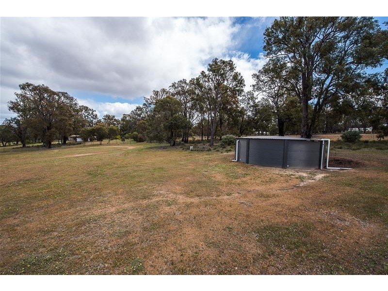 137 Fairway Place, Boddington WA 6390