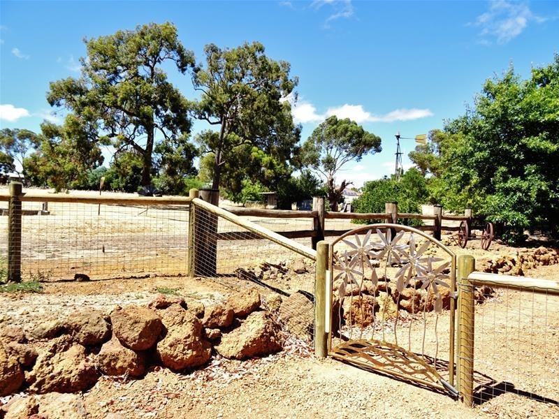 32 Nanga Brook Road, Waroona WA 6215