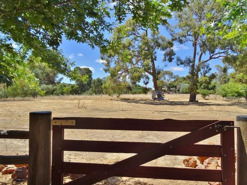 32 Nanga Brook Road, Waroona WA 6215