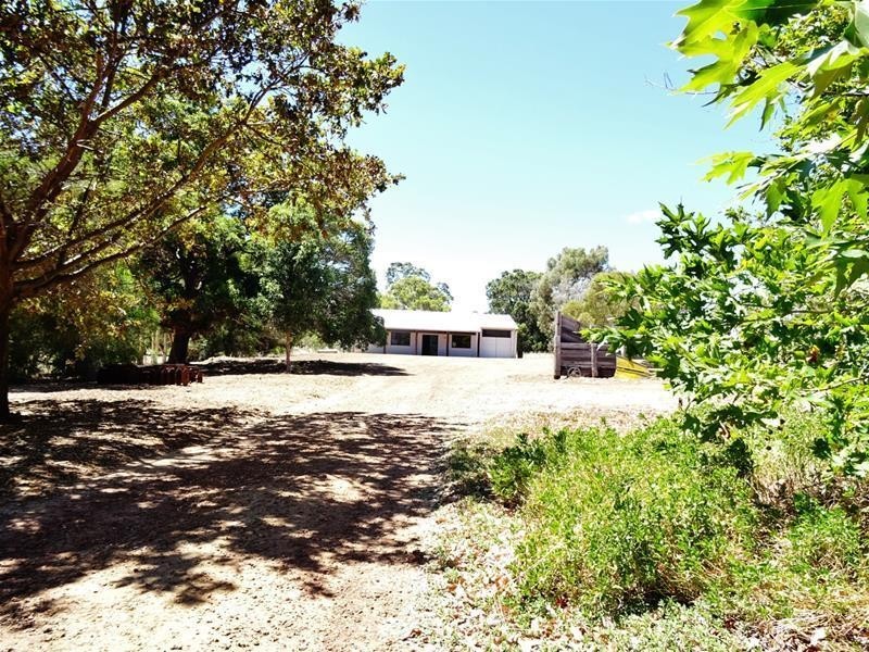 32 Nanga Brook Road, Waroona WA 6215