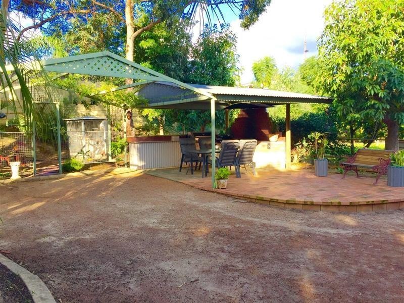 17 McDowell Street, Waroona WA 6215