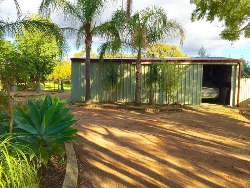 17 McDowell Street, Waroona WA 6215