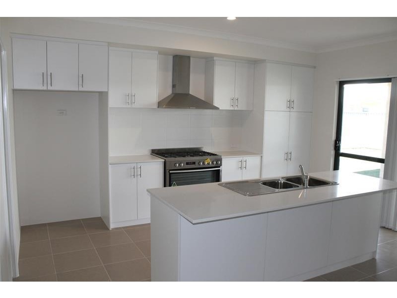 19 Placid Bend, South Yunderup WA 6208