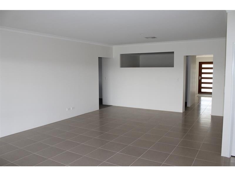 19 Placid Bend, South Yunderup WA 6208