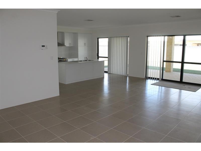 19 Placid Bend, South Yunderup WA 6208