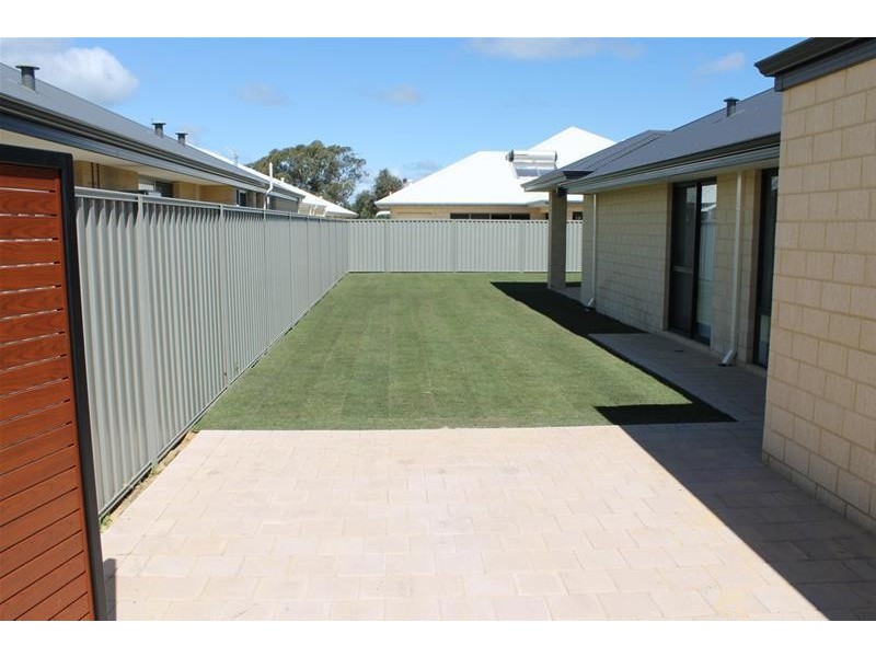 19 Placid Bend, South Yunderup WA 6208