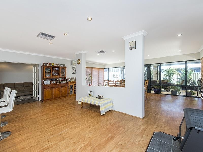 27 Bibbulmun Meander, Ravenswood WA 6208