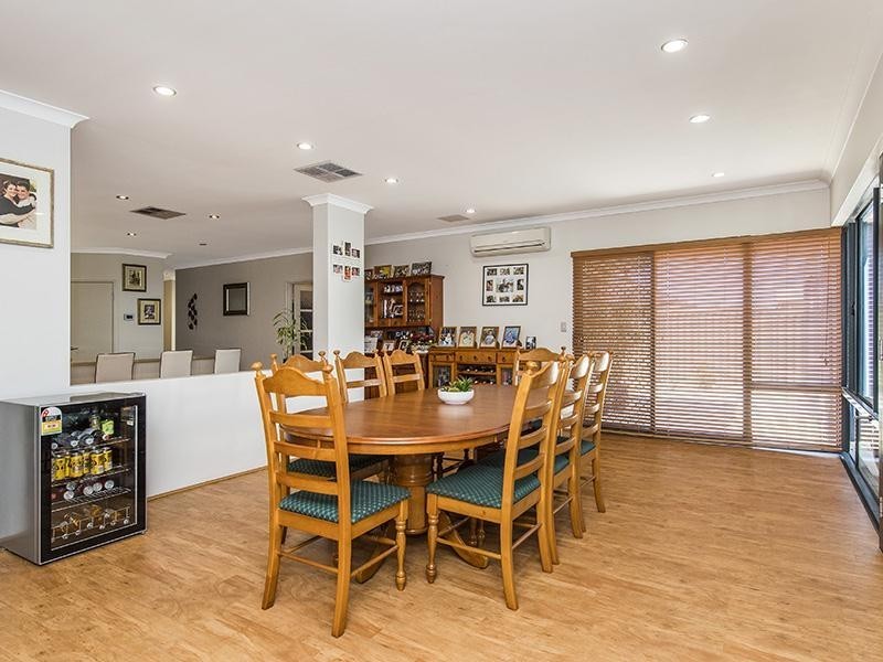 27 Bibbulmun Meander, Ravenswood WA 6208