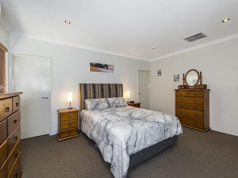 27 Bibbulmun Meander, Ravenswood WA 6208