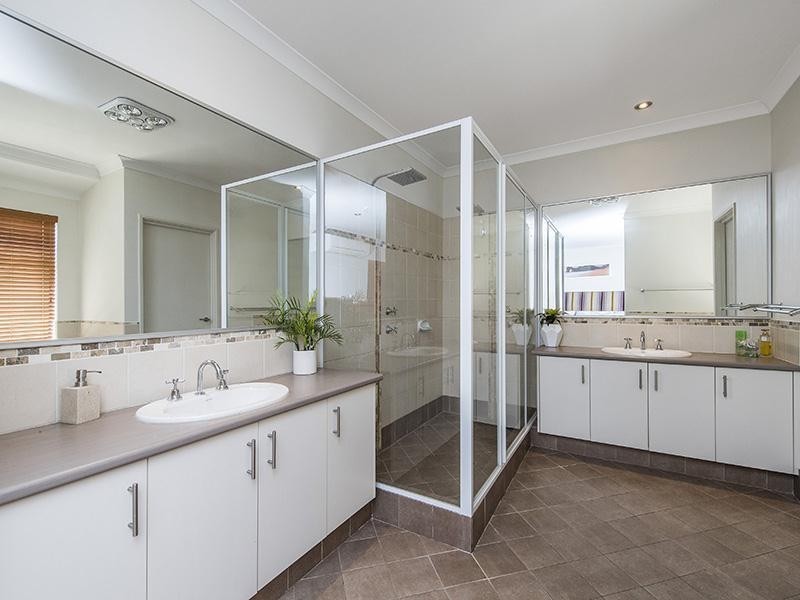 27 Bibbulmun Meander, Ravenswood WA 6208