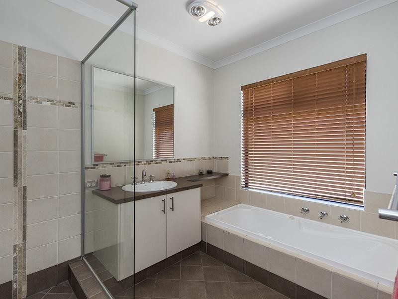 27 Bibbulmun Meander, Ravenswood WA 6208