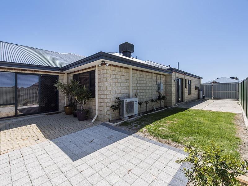 27 Bibbulmun Meander, Ravenswood WA 6208