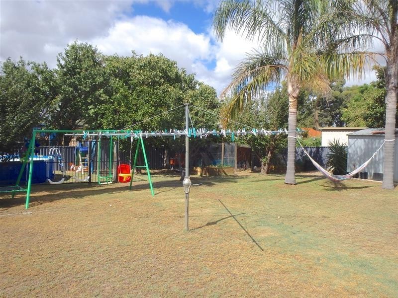 12 Nuytsia Place, Pinjarra WA 6208