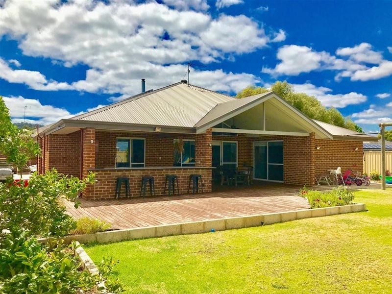 10 Harrison Way, Waroona WA 6215