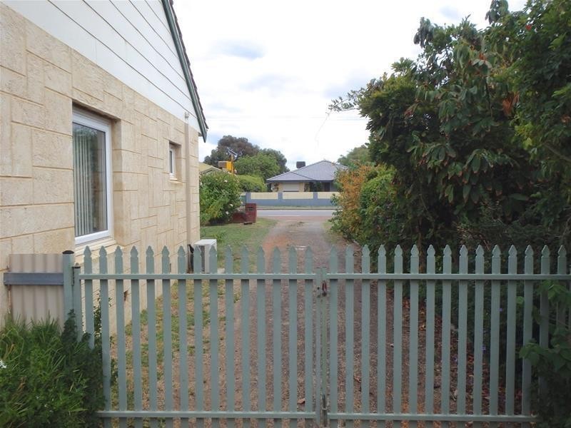 32 McLarty Road, Pinjarra WA 6208