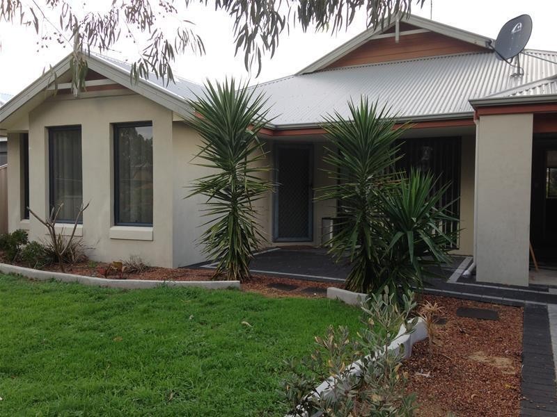 18 Kwella Entrance, Greenfields WA 6210